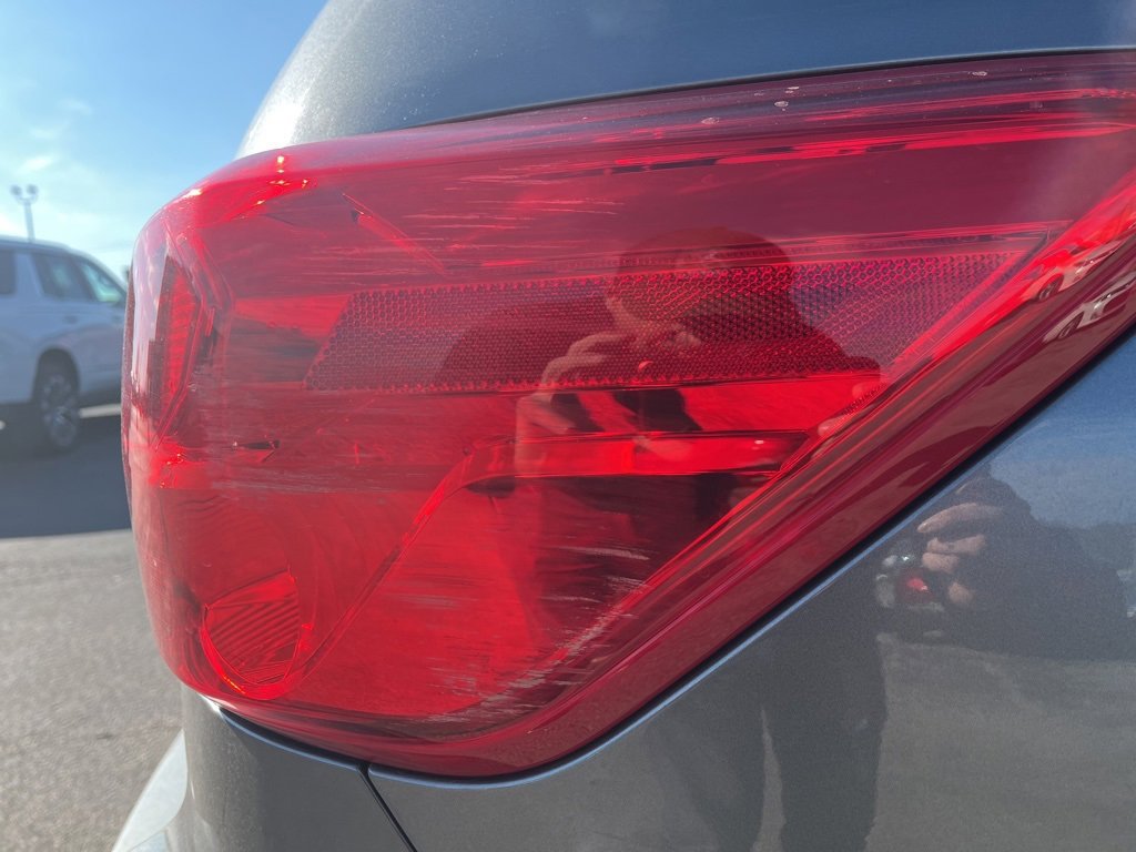 Used 2020 Nissan Pathfinder SV image 16