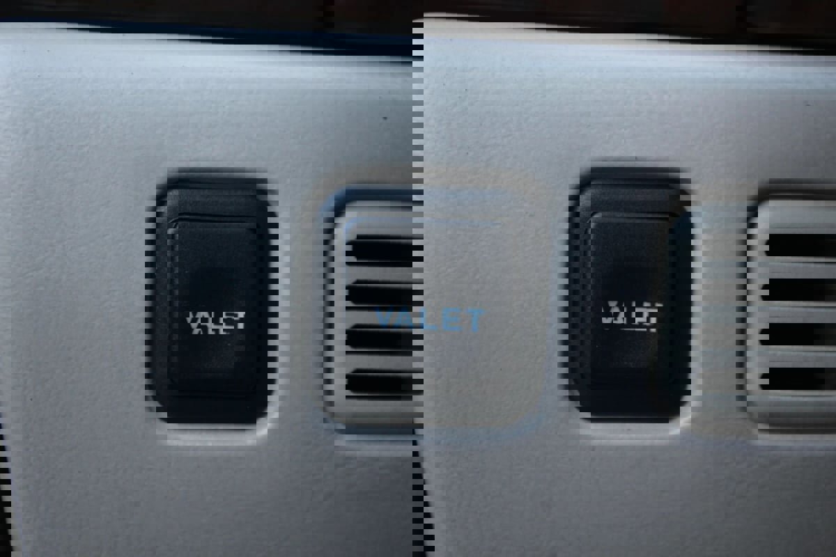 Used 2000 Jaguar XK8 image 24