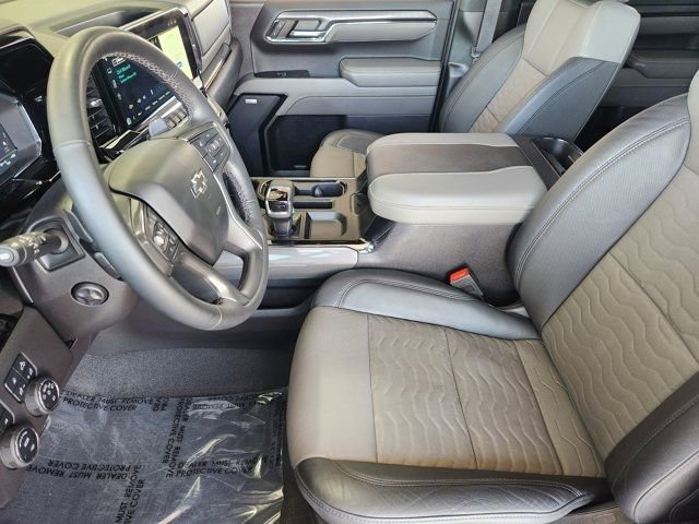 Used 2024 Chevrolet Silverado 1500 ZR2 w/ Technology Package image 4
