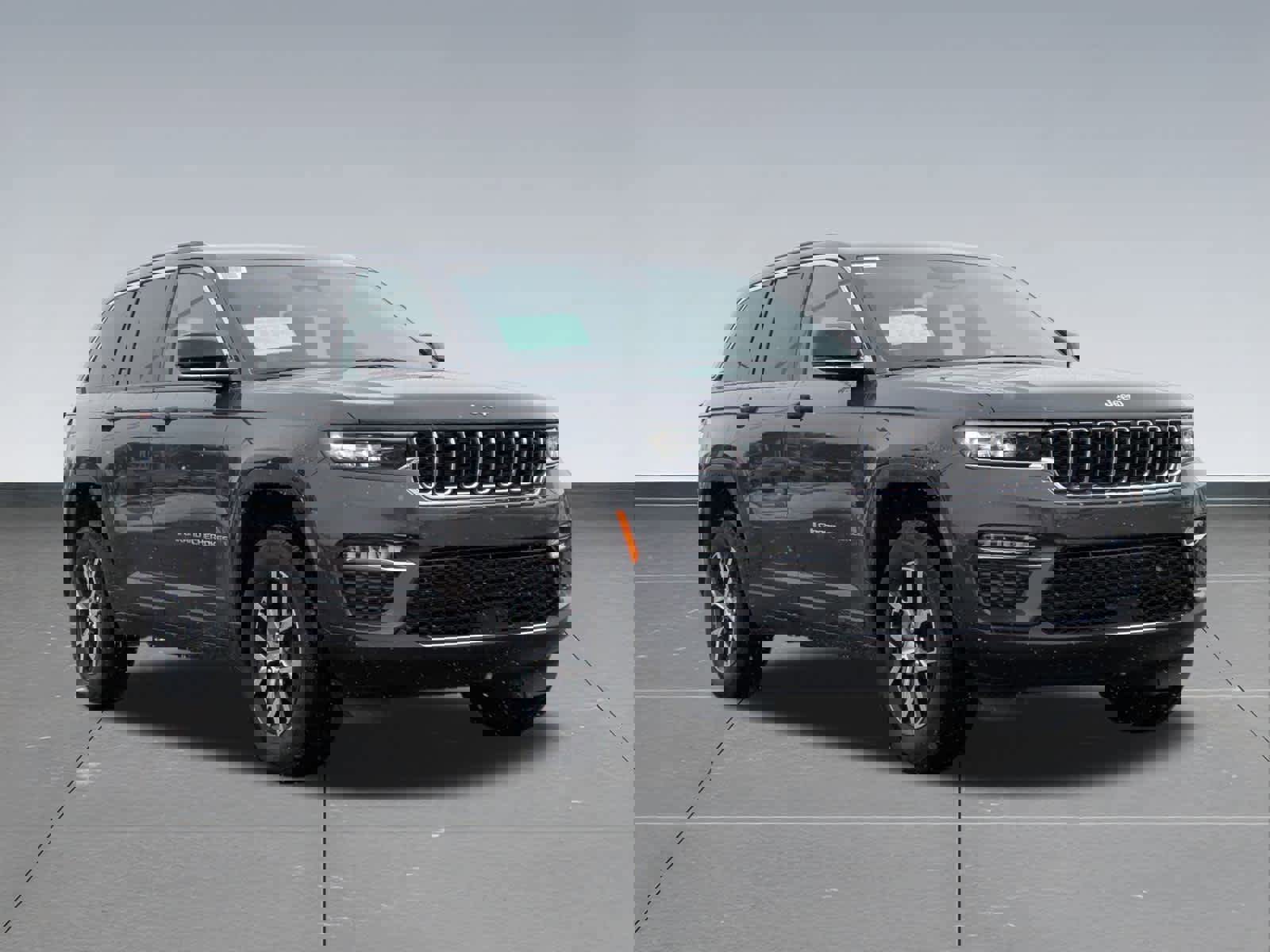 Used 2025 Jeep Grand Cherokee Limited image 8
