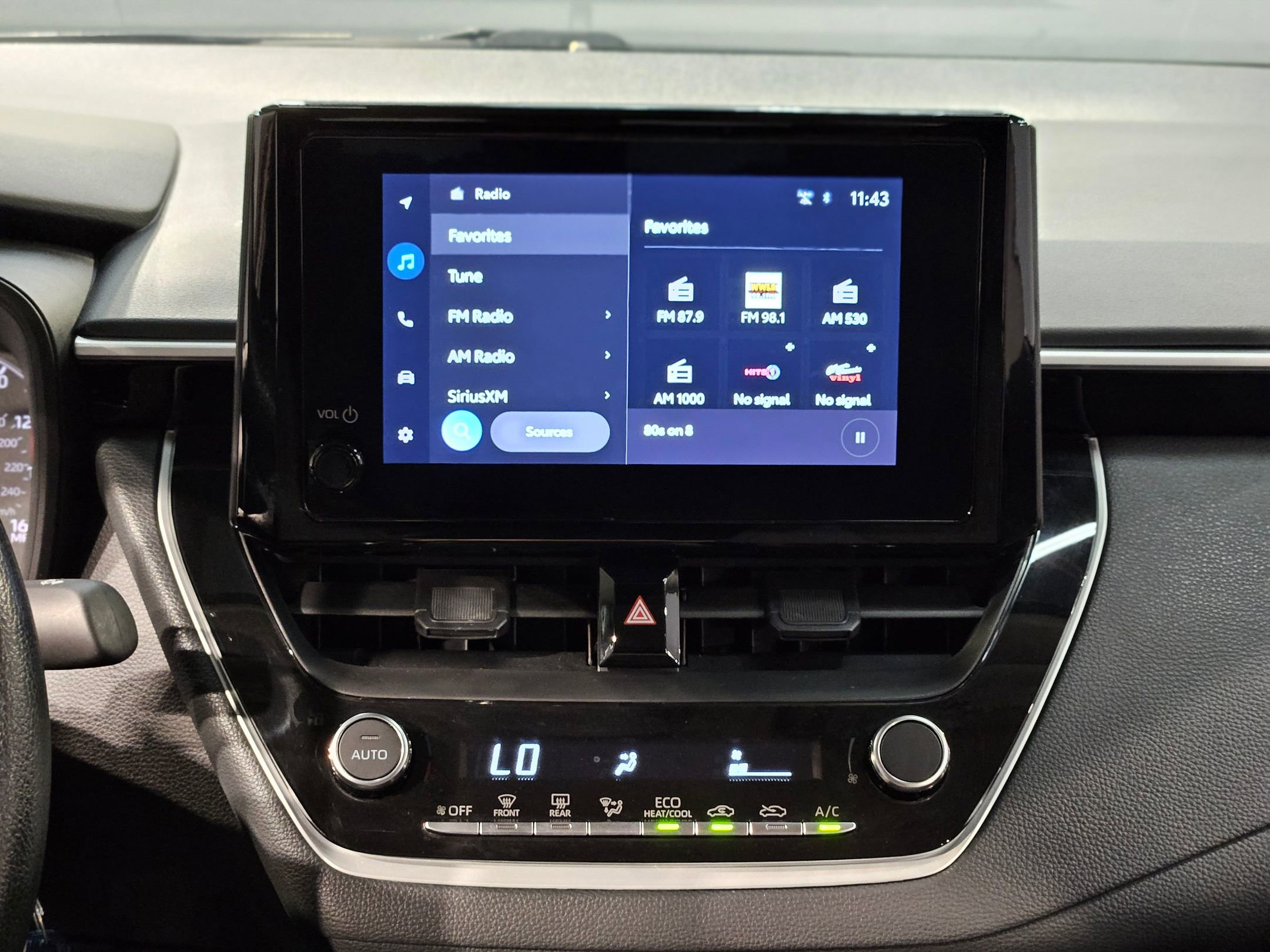 Used 2025 Toyota Corolla LE image 16