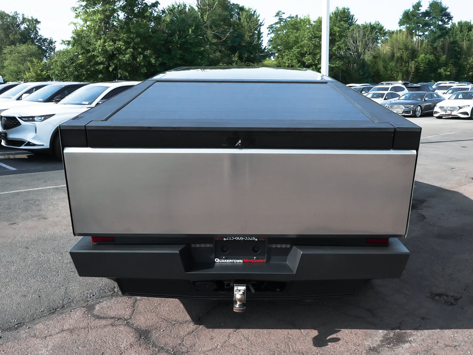 Used 2025 Tesla Cybertruck AWD Crew Cab image 5