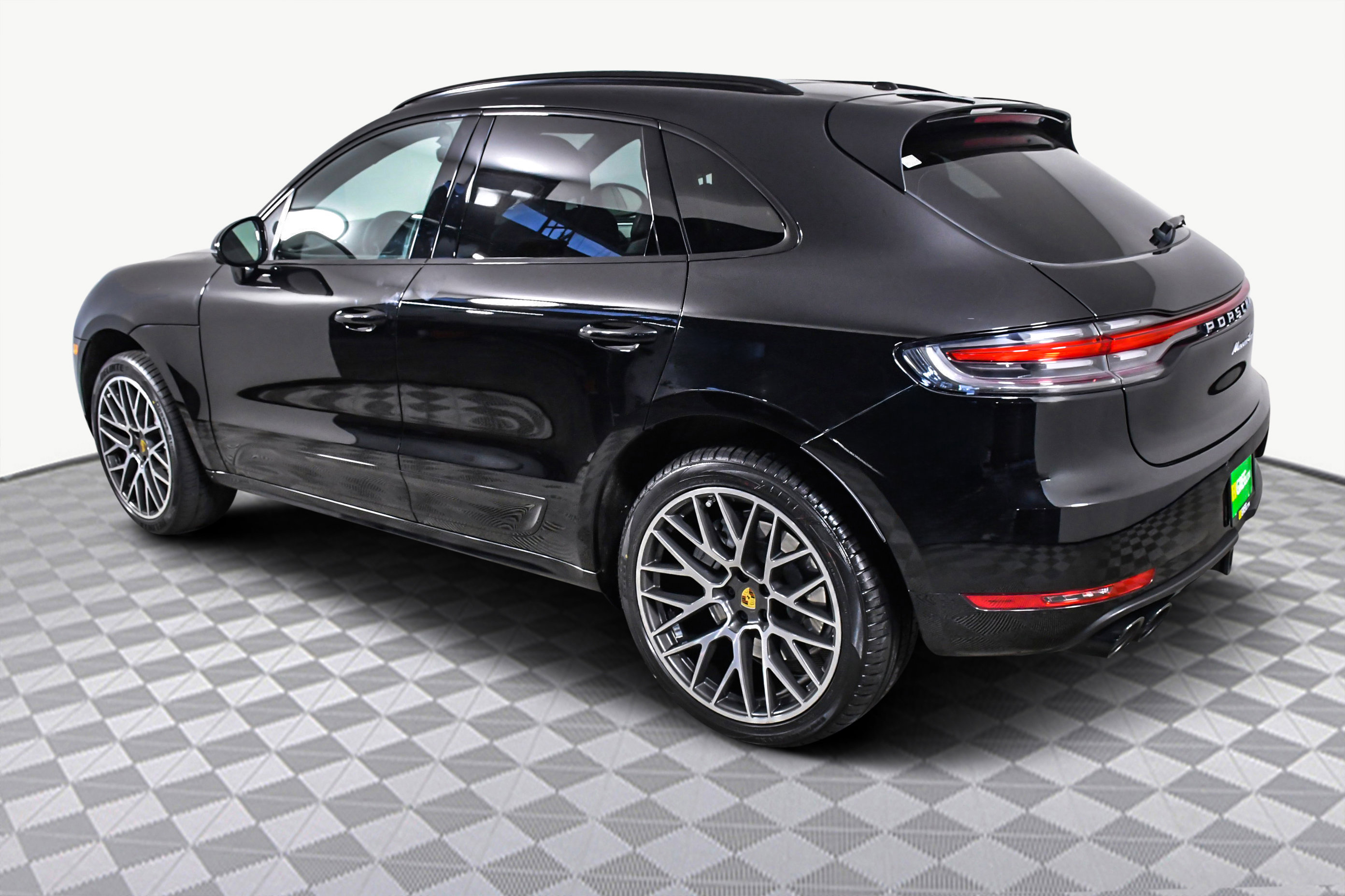 Used 2020 Porsche Macan Turbo image 6