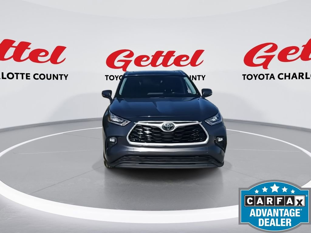 Used 2020 Toyota Highlander XLE image 3