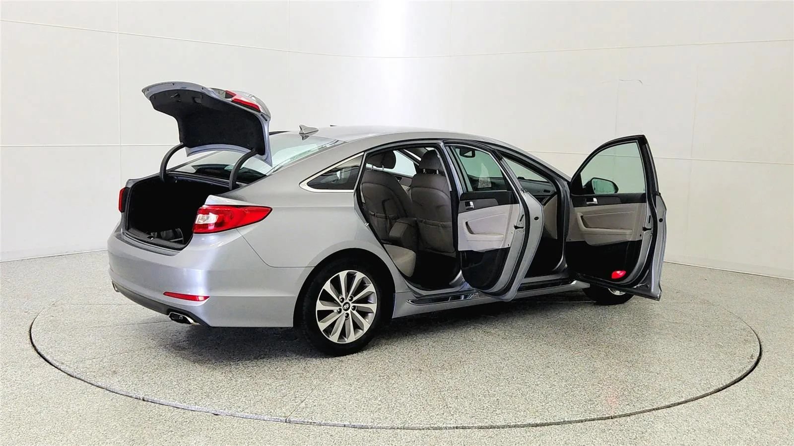 Used 2015 Hyundai Sonata Sport w/ Option Group 04 FWD image 12