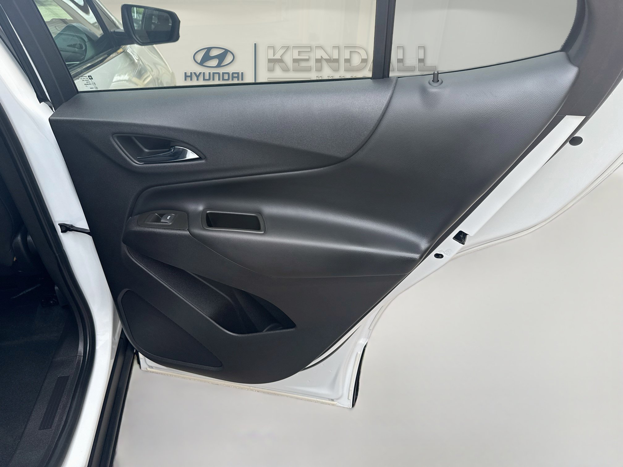 Used 2023 Chevrolet Equinox LT FWD image 28