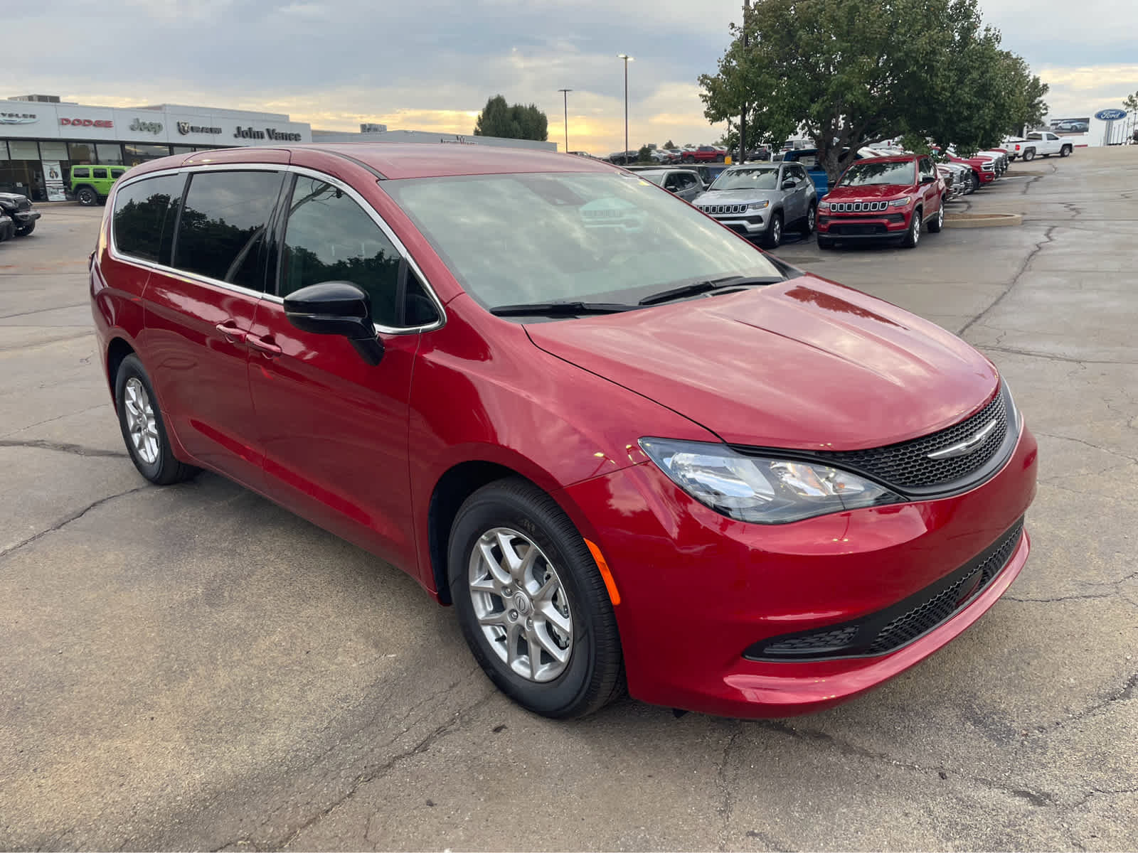 New 2026 Chrysler Voyager LX image 9