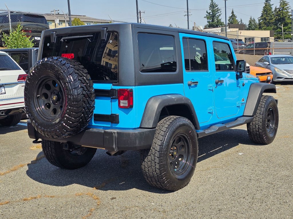 Used 2017 Jeep Wrangler Unlimited Rubicon w/ Connectivity Group AWD/4WD image 8