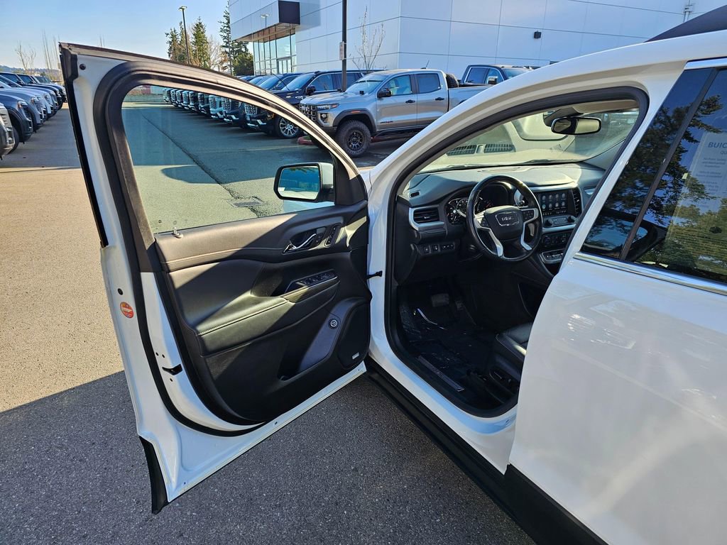 Used 2021 GMC Acadia SLT w/ Technology Package AWD/4WD image 21