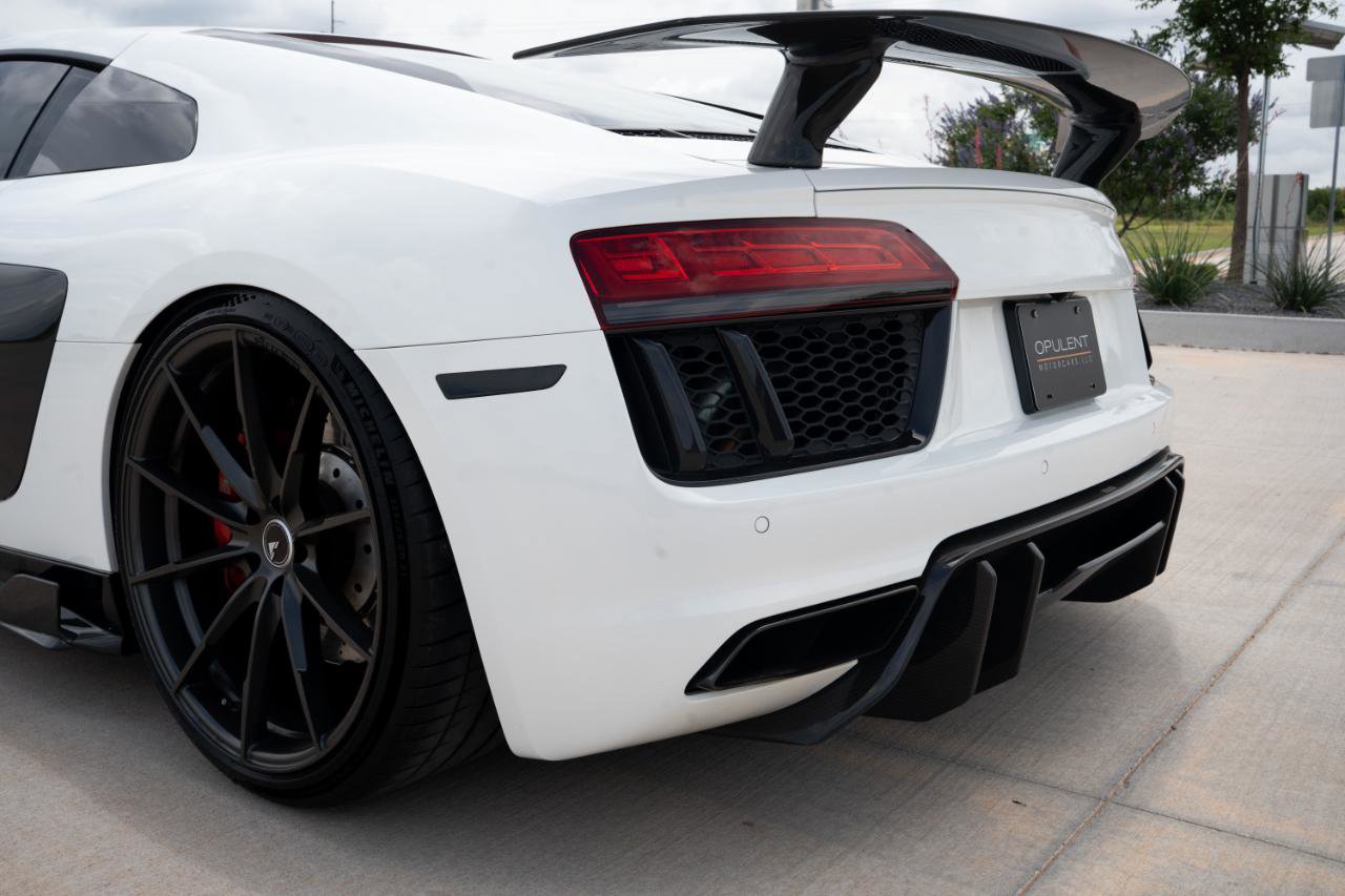 Used 2018 Audi R8 V10 RWD image 16