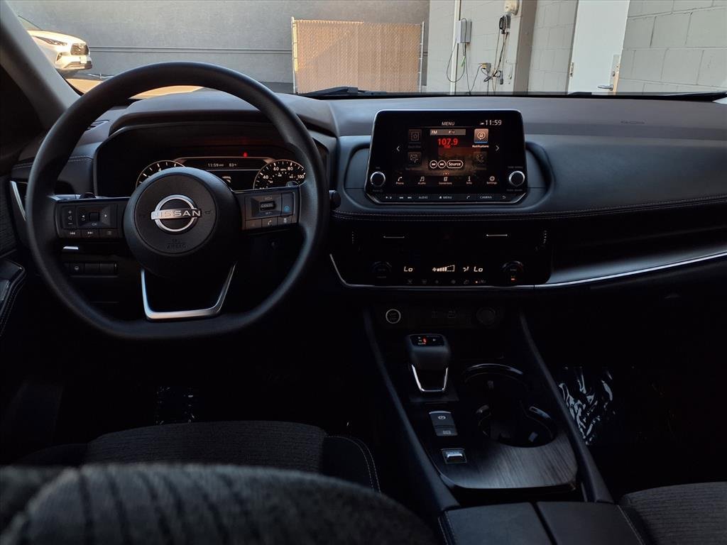 Used 2023 Nissan Rogue SV image 19