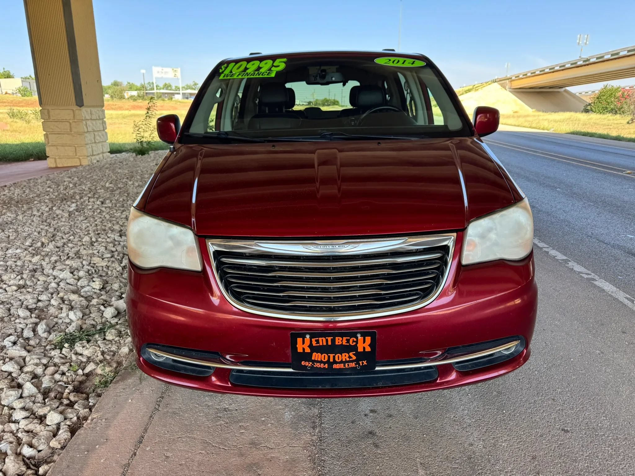 Used 2014 Chrysler Town & Country Touring FWD image 8