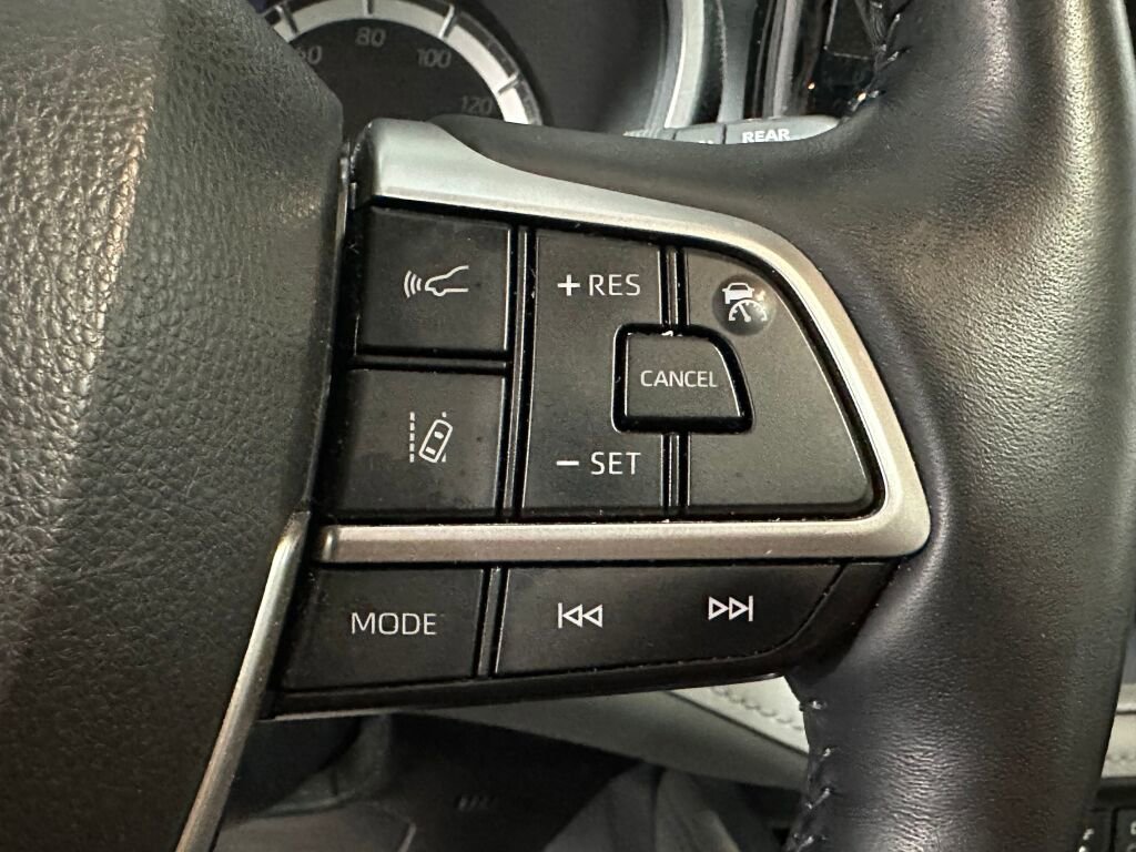 Used 2022 Toyota Highlander Limited AWD/4WD image 19