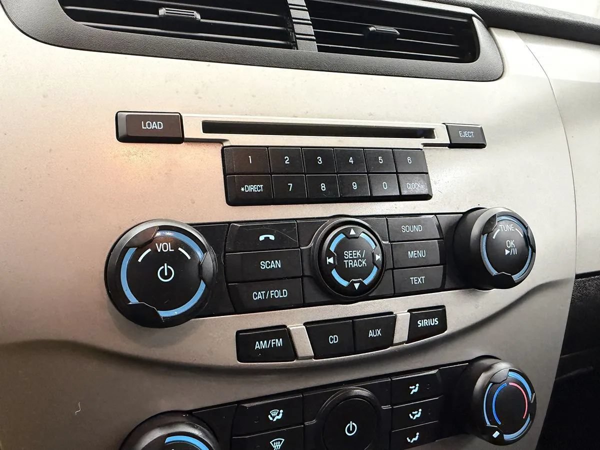 Used 2008 Ford Focus SE FWD image 15