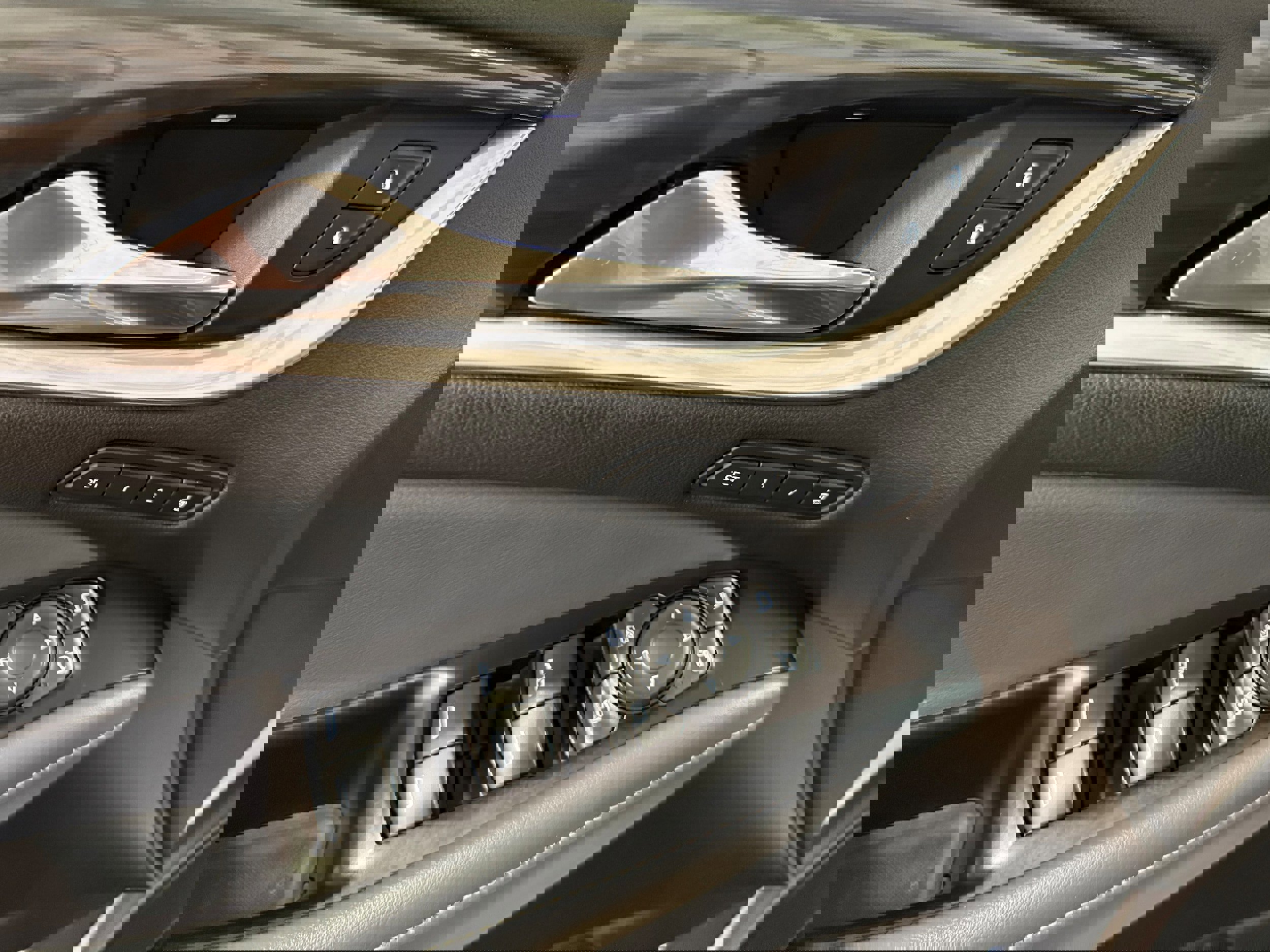 Used 2020 Buick Enclave Premium w/ Surround and Sites Package image 40