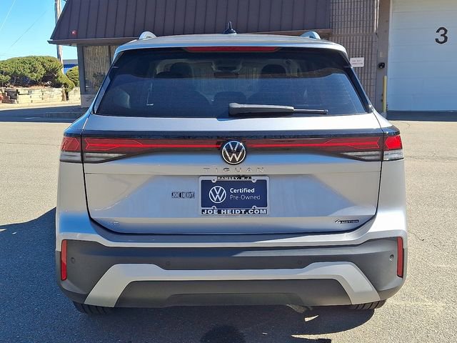 Certified 2025 Volkswagen Tiguan SE w/ Panoramic Sunroof Package AWD/4WD image 9