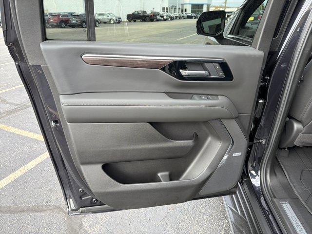 New 2026 Chevrolet Suburban LT image 22