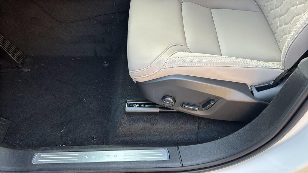 New 2026 Volvo XC90 T8 Plus w/ Protection Package AWD/4WD image 25
