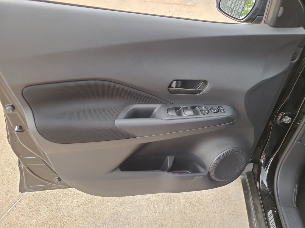 Certified 2025 Nissan Kicks Play S image 17
