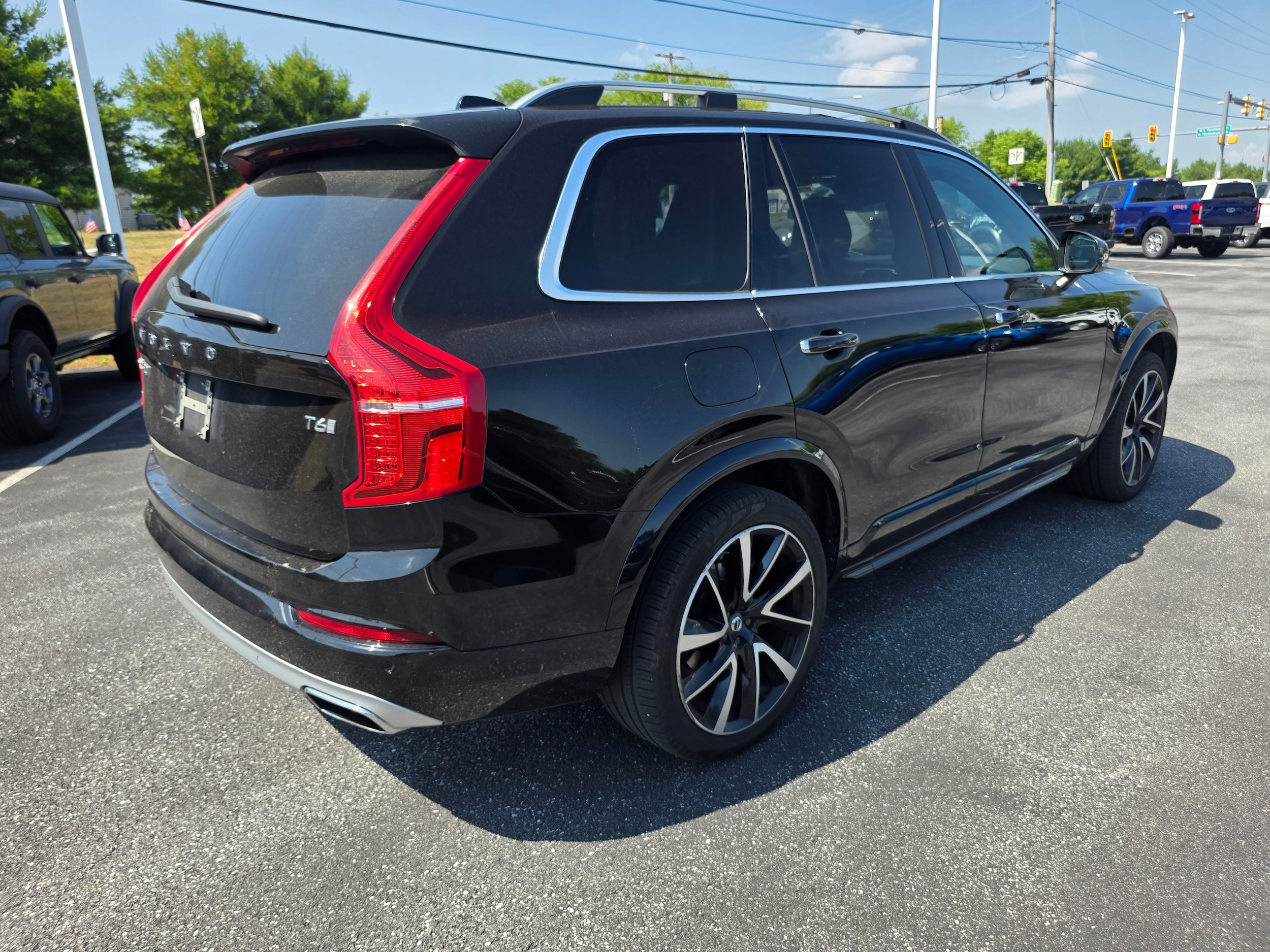 Used 2018 Volvo XC90 T6 Momentum w/ Protection Package AWD/4WD image 5