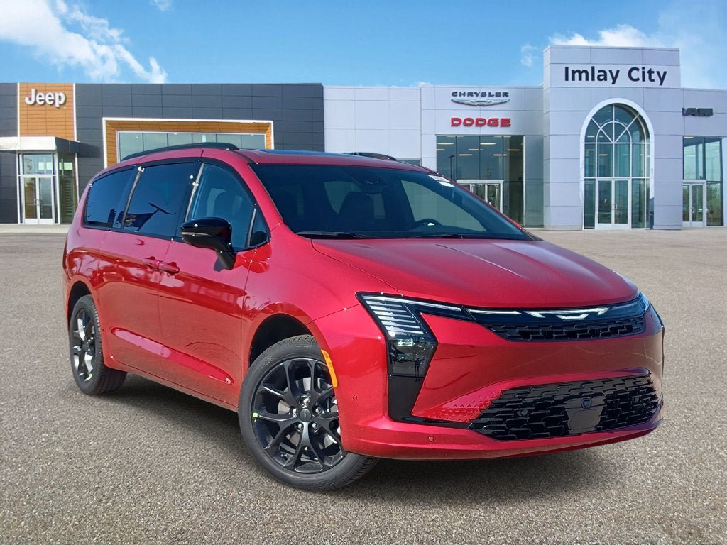 New 2027 Chrysler Pacifica Limited w/ Family Tech Group