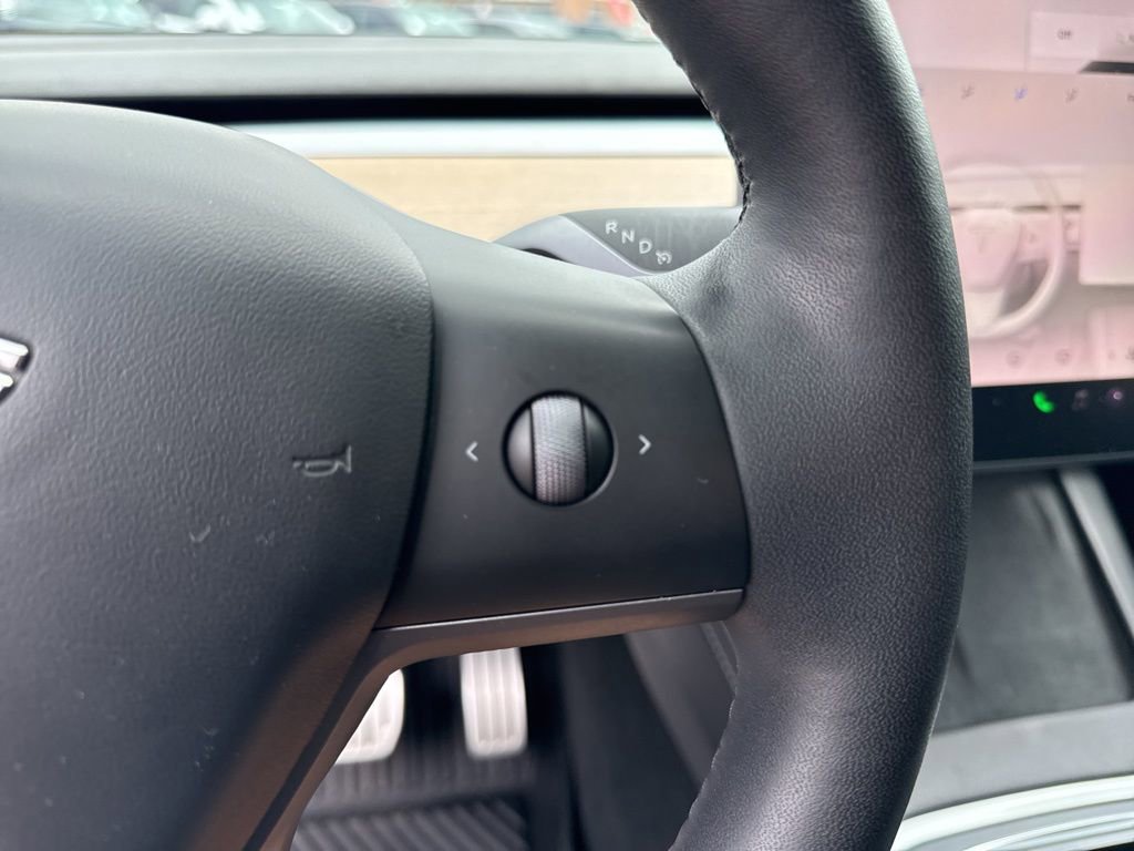 Used 2022 Tesla Model Y Performance image 21