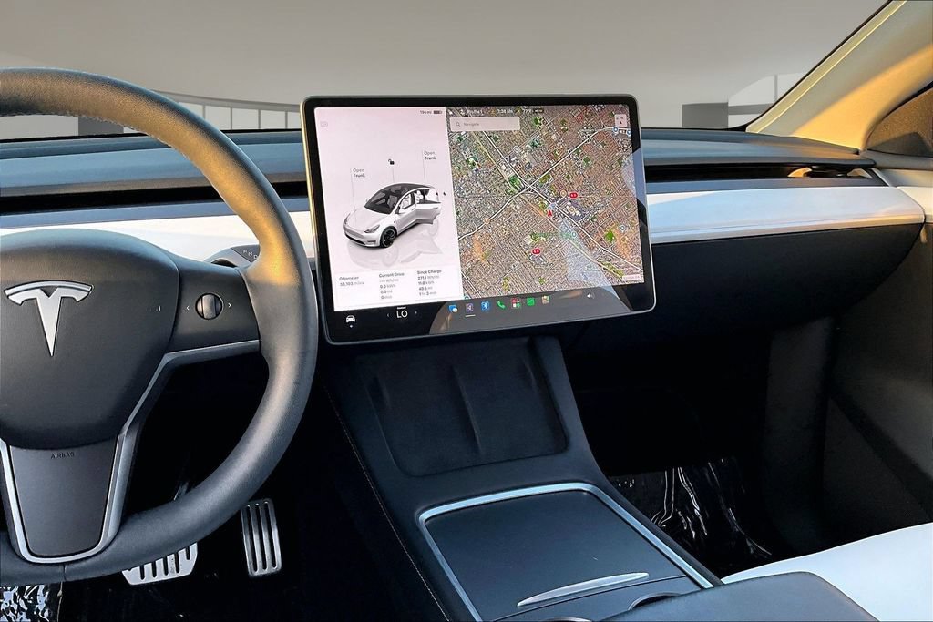 Used 2023 Tesla Model Y Performance AWD/4WD image 9