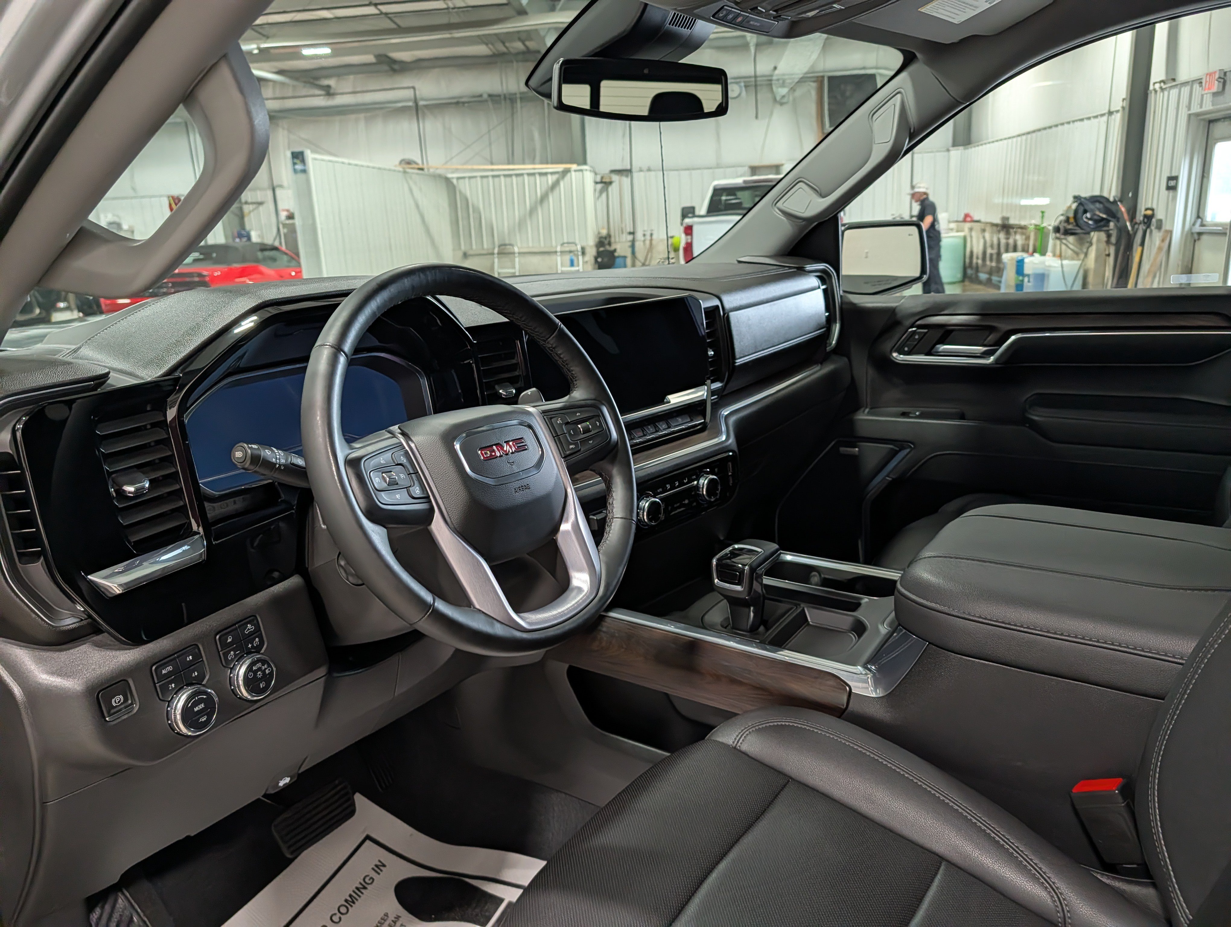 Used 2023 GMC Sierra 1500 SLT w/ SLT Premium Plus Package AWD/4WD image 16