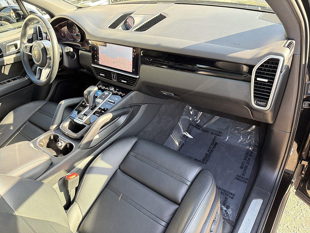 Used 2023 Porsche Cayenne AWD/4WD image 29
