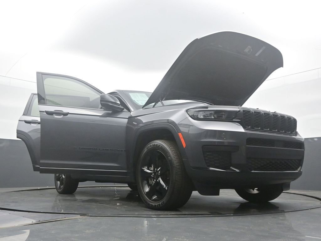 Used 2023 Jeep Grand Cherokee L Laredo AWD/4WD image 58