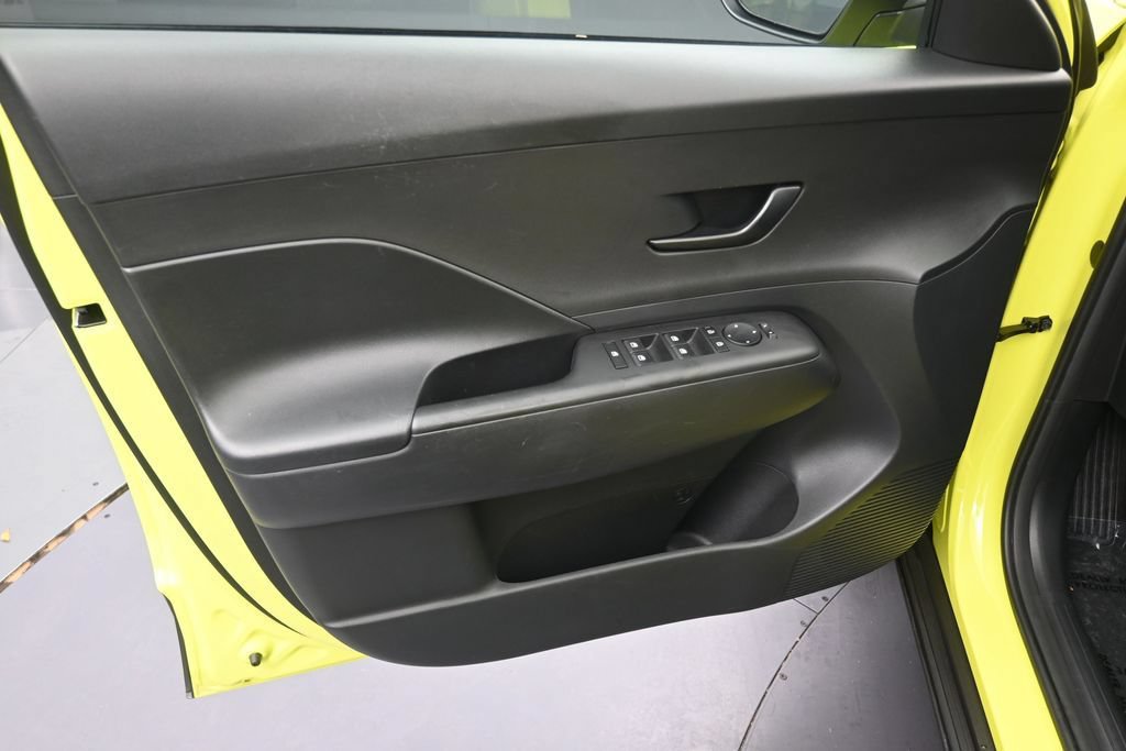 Used 2024 Hyundai Kona SEL w/ Convenience Package FWD image 12