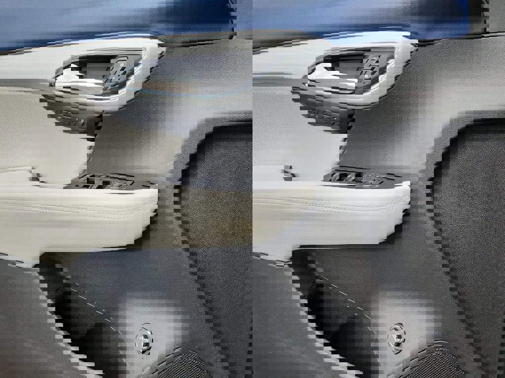 Used 2024 Buick Envision Avenir image 21