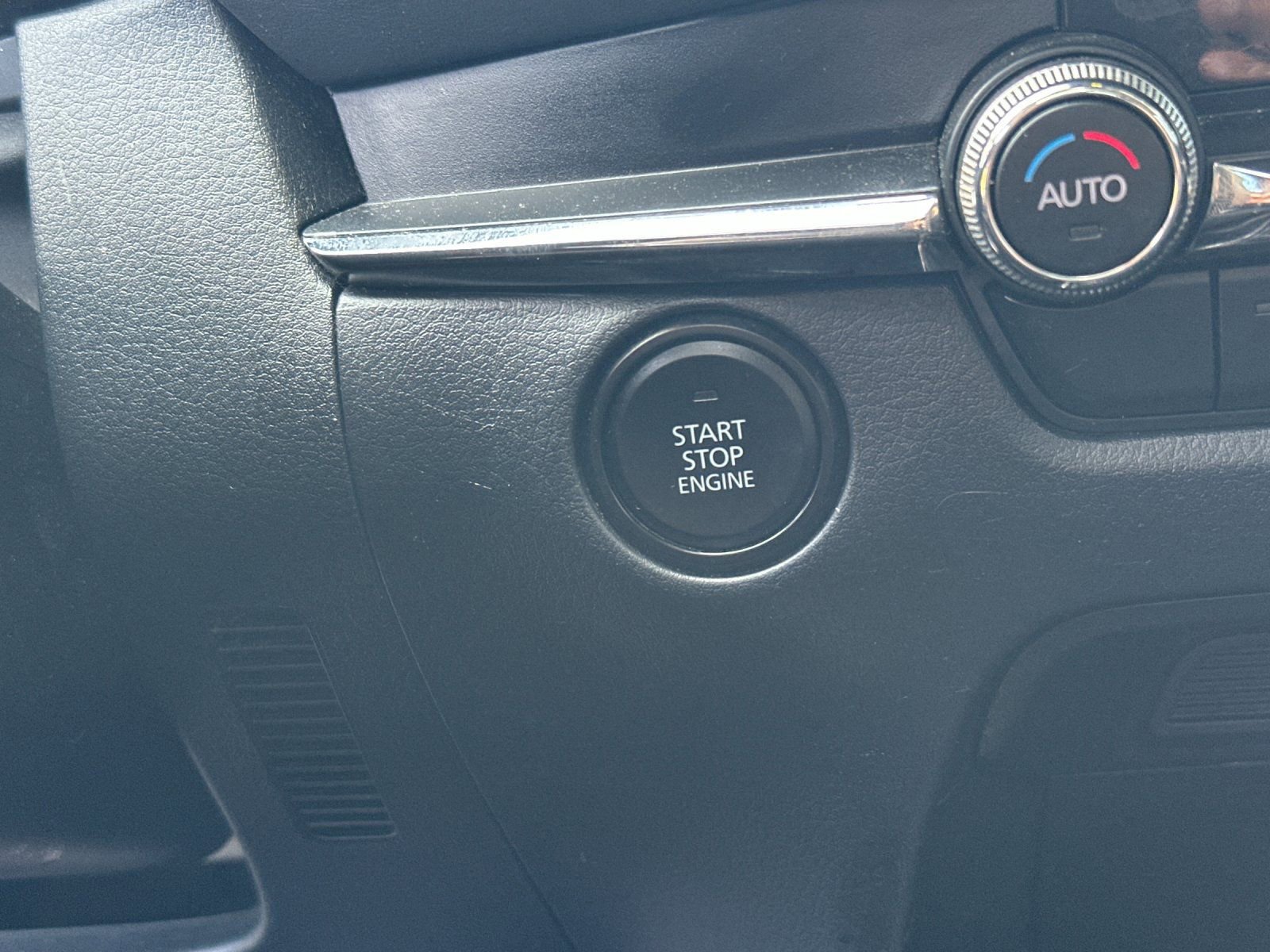 Used 2020 MAZDA CX-30 FWD w/ Premium Package image 21