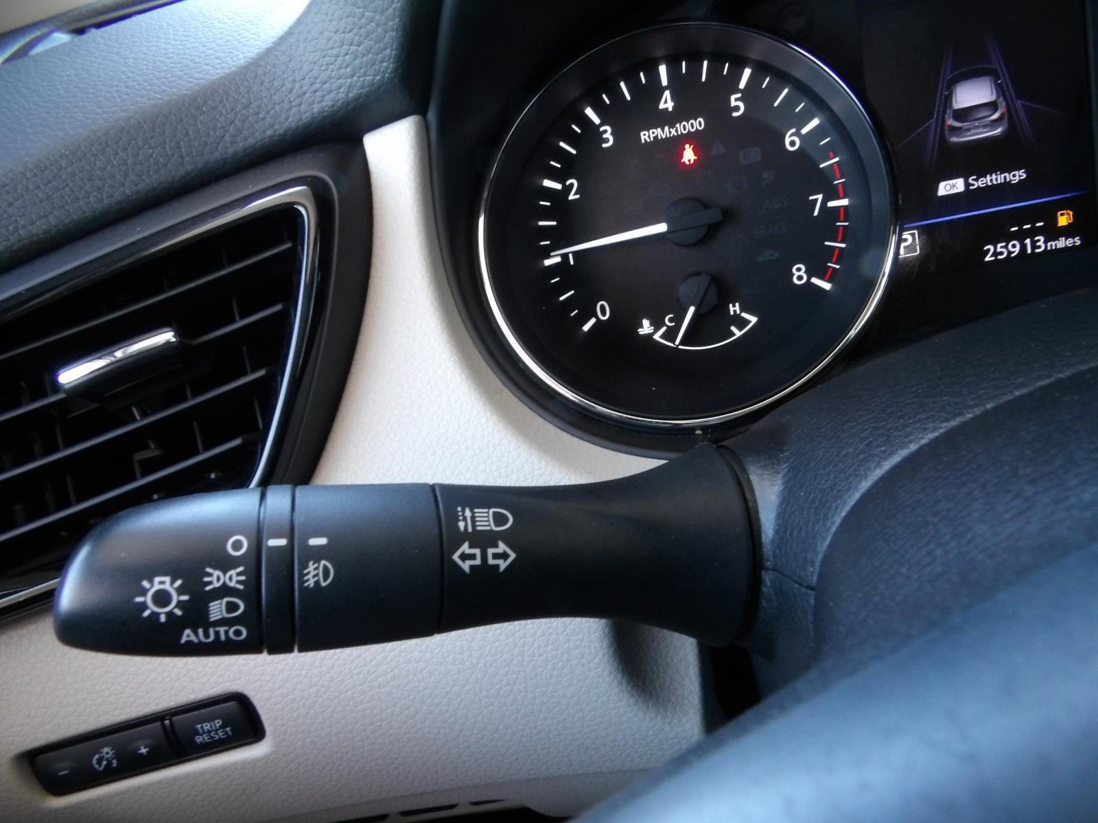Certified 2022 Nissan Rogue Sport SV image 34