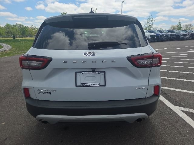 Used 2025 Ford Escape Active AWD/4WD image 9
