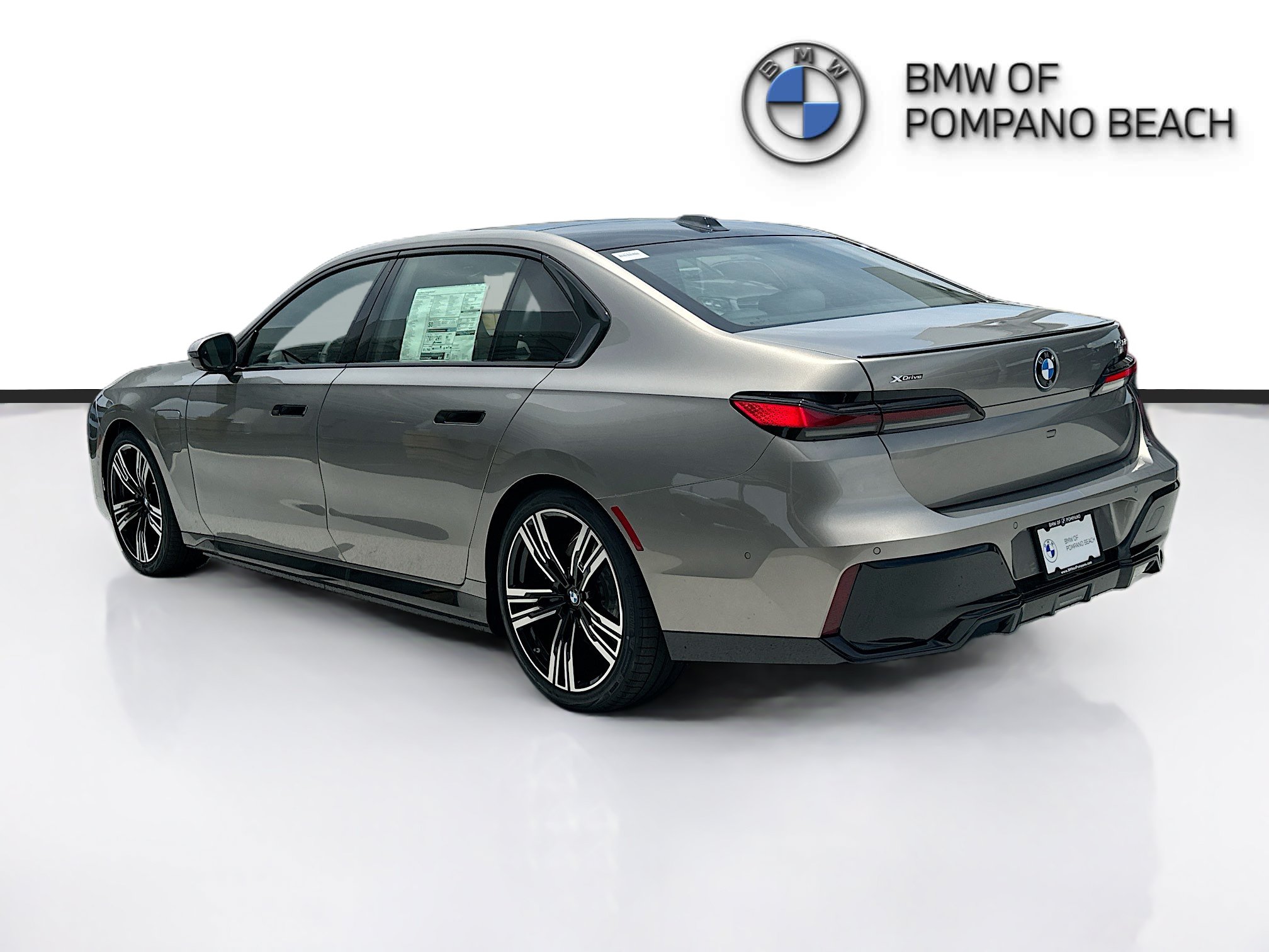 New 2026 BMW 750e xDrive AWD/4WD image 4