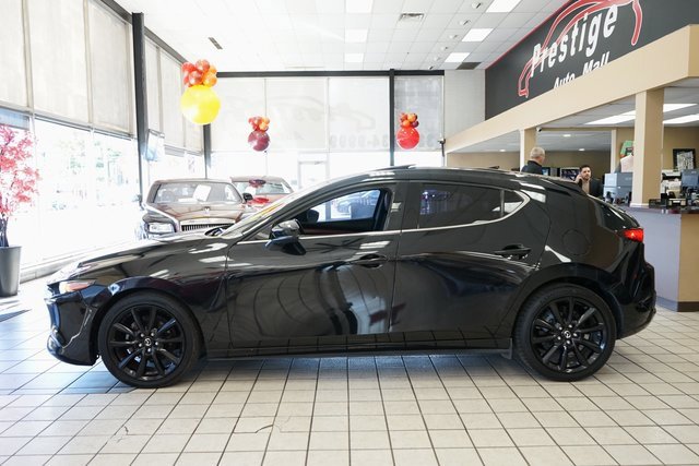 Used 2020 MAZDA MAZDA3 Hatchback w/ Premium Package image 4