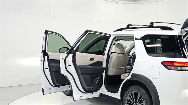 New 2026 Nissan Pathfinder SL w/ SL Premium Package FWD image 31