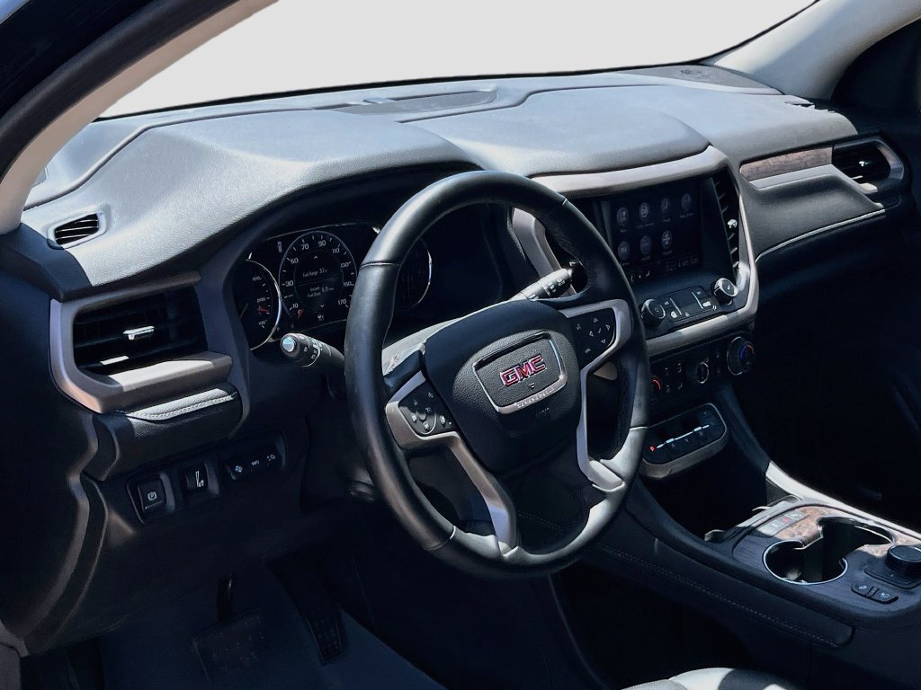 Used 2023 GMC Acadia Denali w/ Denali Ultimate Package FWD image 9