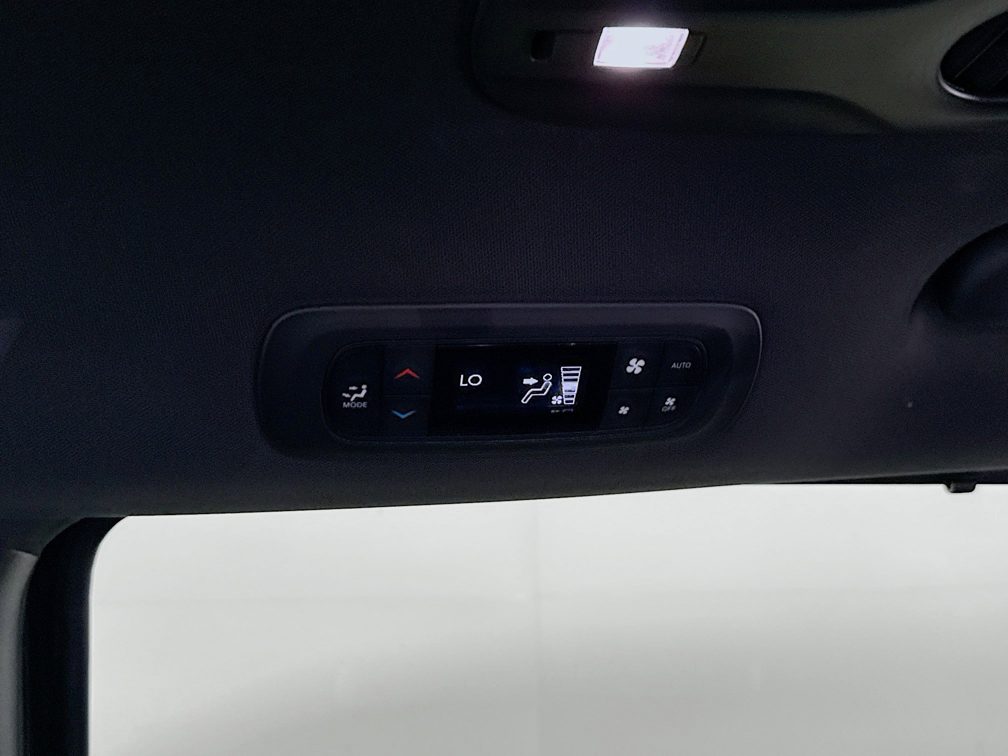 Used 2025 Chrysler Pacifica Select image 29