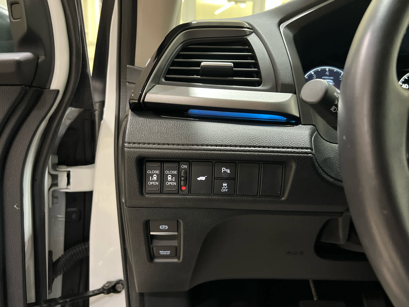 Certified 2025 Honda Odyssey Touring image 28