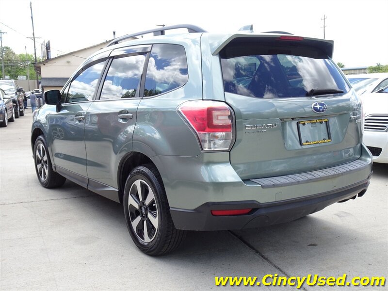 Used 2017 Subaru Forester 2.5i Premium w/ Popular Package #2A AWD/4WD image 8