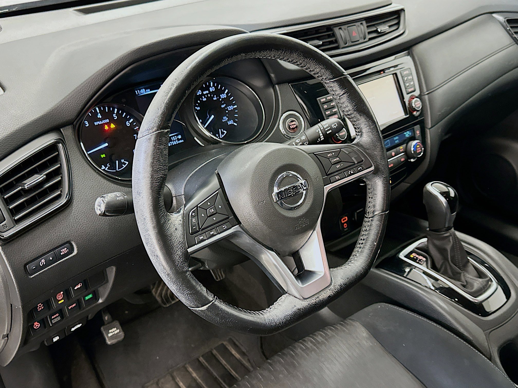 Used 2017 Nissan Rogue SV w/ SV Premium Package image 18