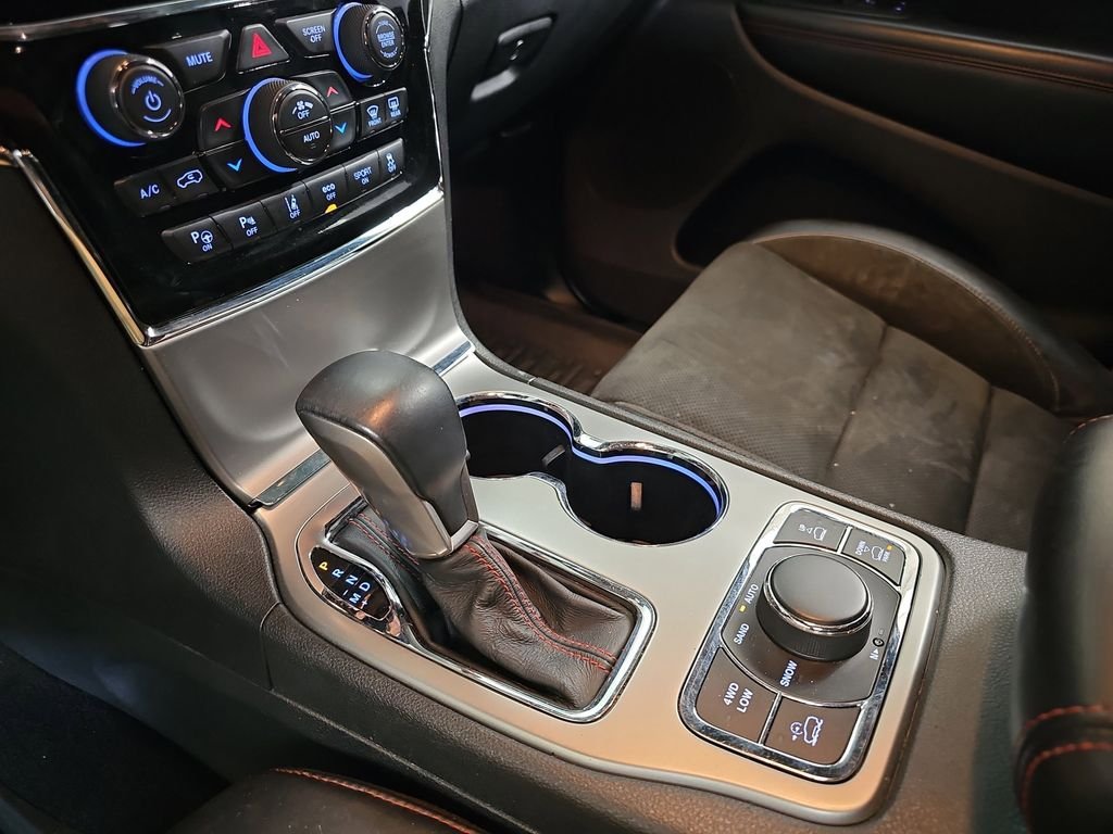 Used 2019 Jeep Grand Cherokee Trailhawk AWD/4WD image 28