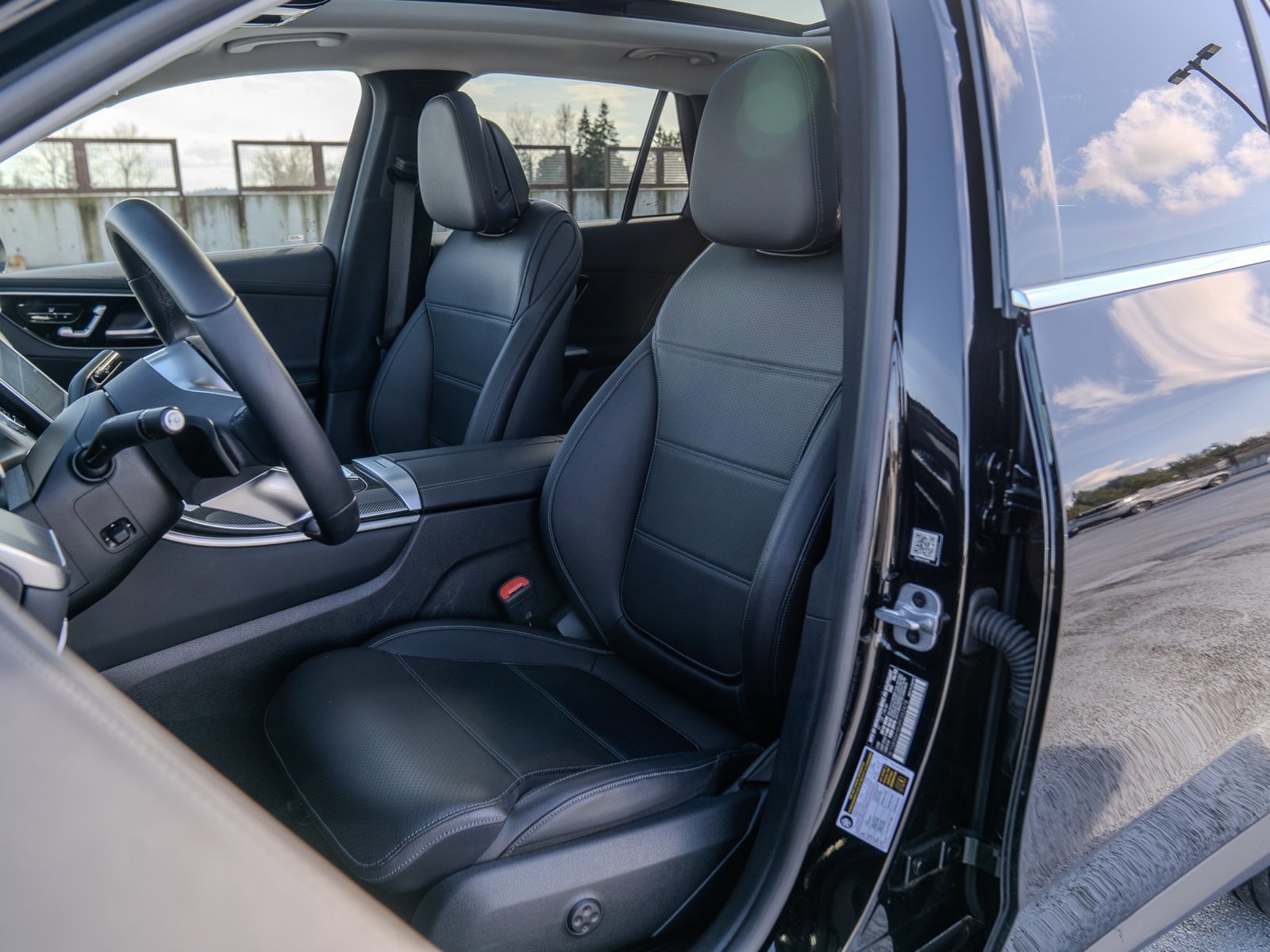 Used 2023 Mercedes-Benz GLC 300 4MATIC image 19