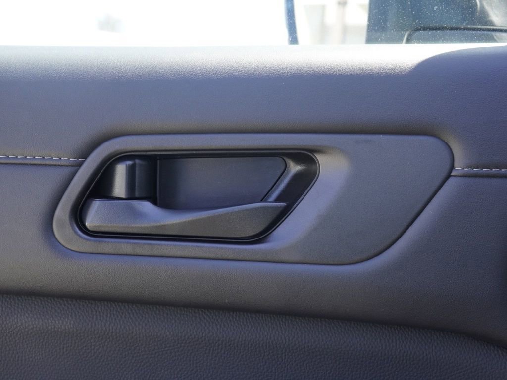 New 2026 Nissan Pathfinder SV image 8