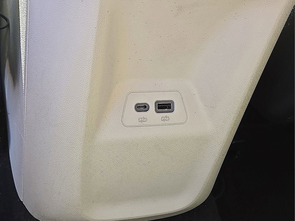 Used 2023 Buick Envision Preferred image 16