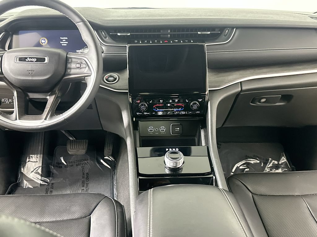 Used 2023 Jeep Grand Cherokee Limited w/ Luxury Tech Group II RWD image 18