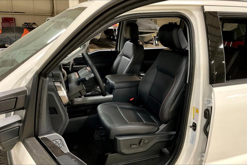 New 2026 Ford F350 Lariat w/ Black Appearance Package AWD/4WD image 9