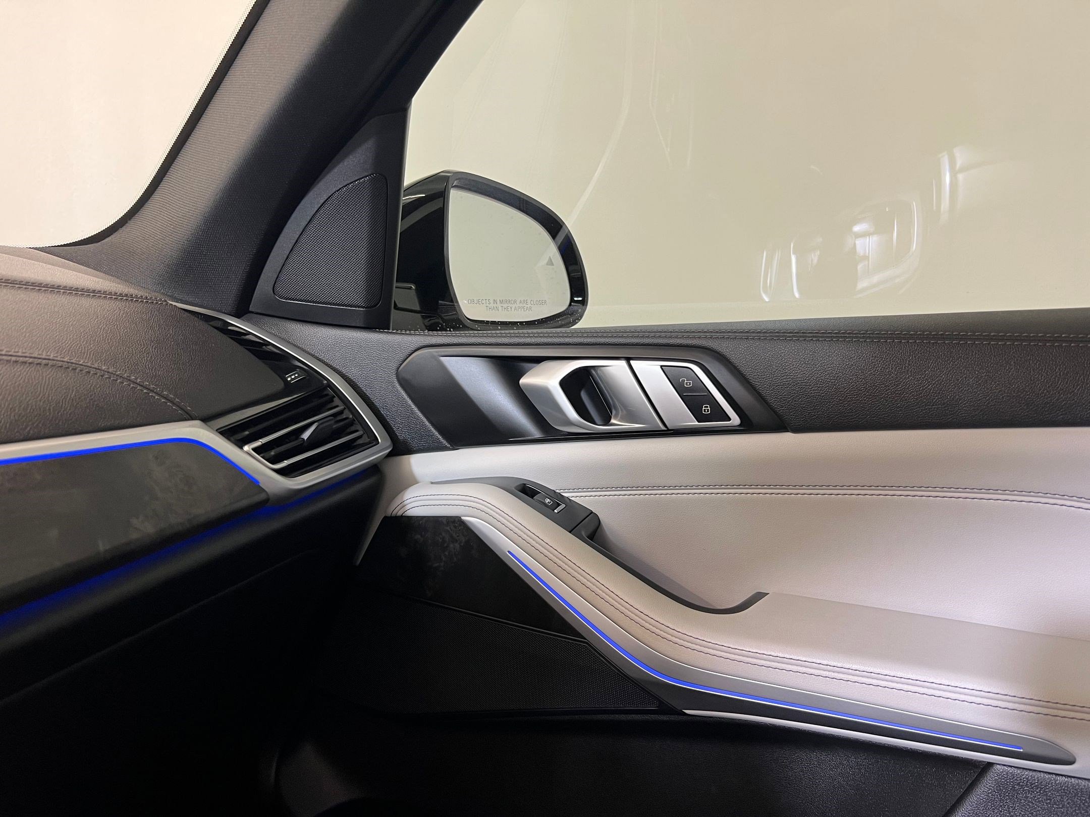 Used 2023 BMW X5 sDrive40i w/ Parking Assistance Package image 30